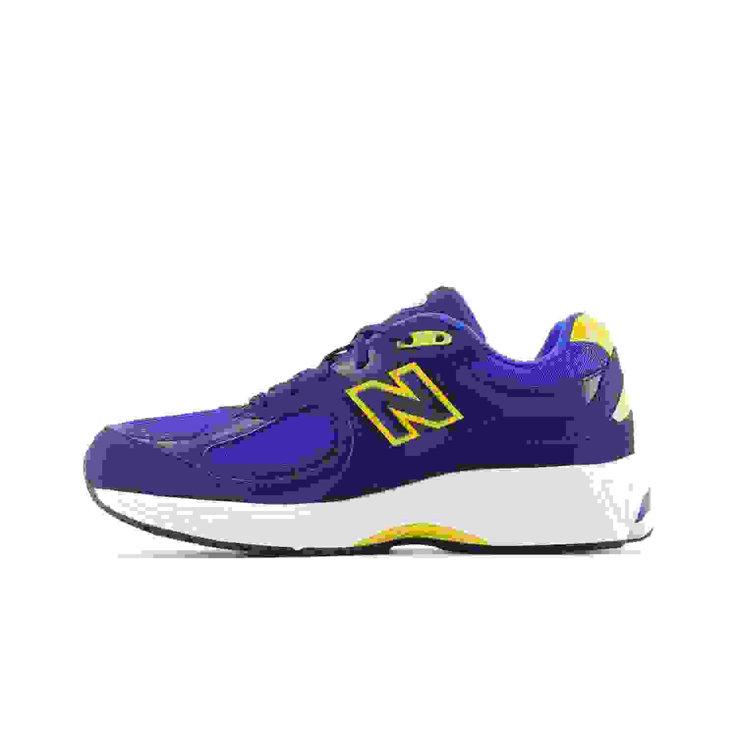 New Balance 2002 Grade School Boys' "Blue/Yellow" Shoe